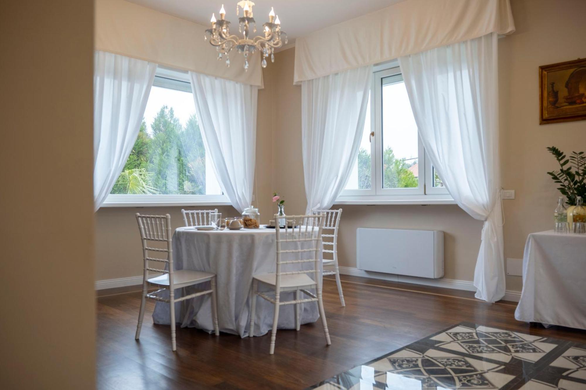 Villa Marchese Lake Maggiore Somma Lombardo Exterior photo