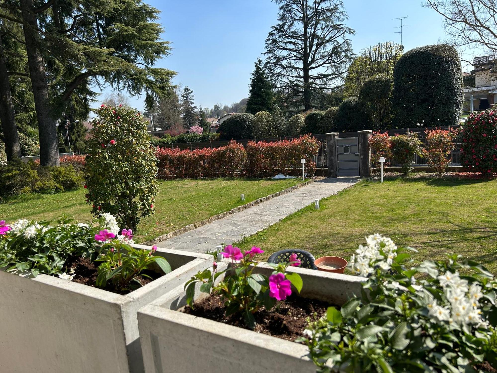 Villa Marchese Lake Maggiore Somma Lombardo Exterior photo